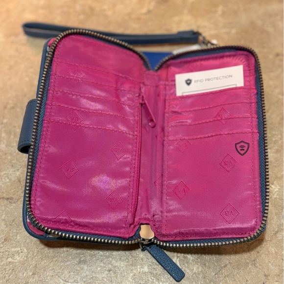 Vera Bradley RFID Smartphone Wristlet Wallet Geo Medallions NWT - Picture 7 of 14